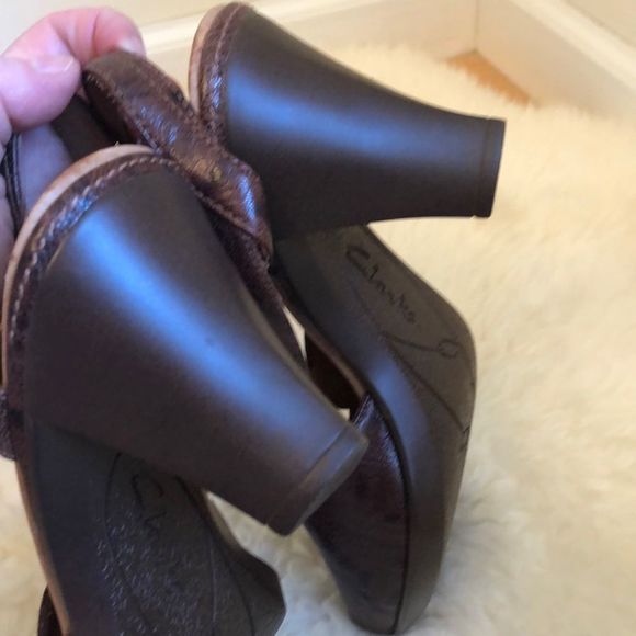 Clarks Brown Leather Peep Toe Sling Back Sandals - Picture 7 of 7